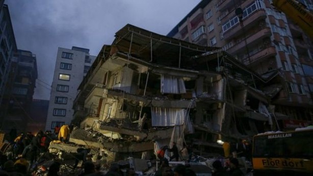 Foto - Depreme yakalanan Seksenler'in yıldız ismi duyurdu: Sevindirici bir haber vermek istiyorum