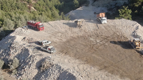 Foto - Depremin acı hatırası: Moloz dağları