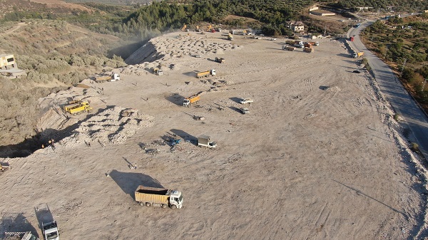 Foto - Depremin acı hatırası: Moloz dağları