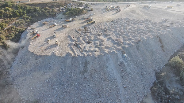 Foto - Depremin acı hatırası: Moloz dağları