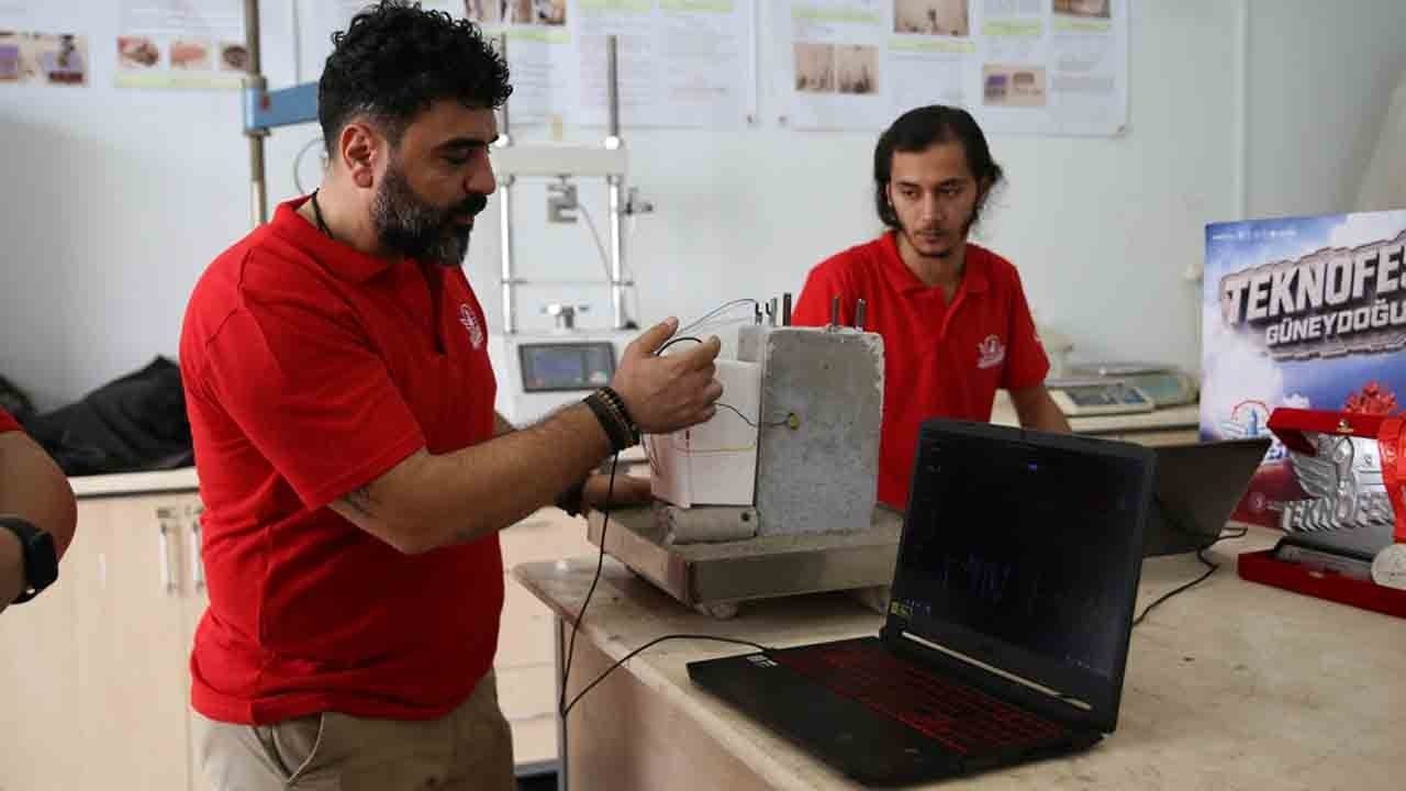 Foto - Depremin acısını bilime dönüştürdüler: Kolonların sağlamlığını ölçen cihaz geliştirdiler