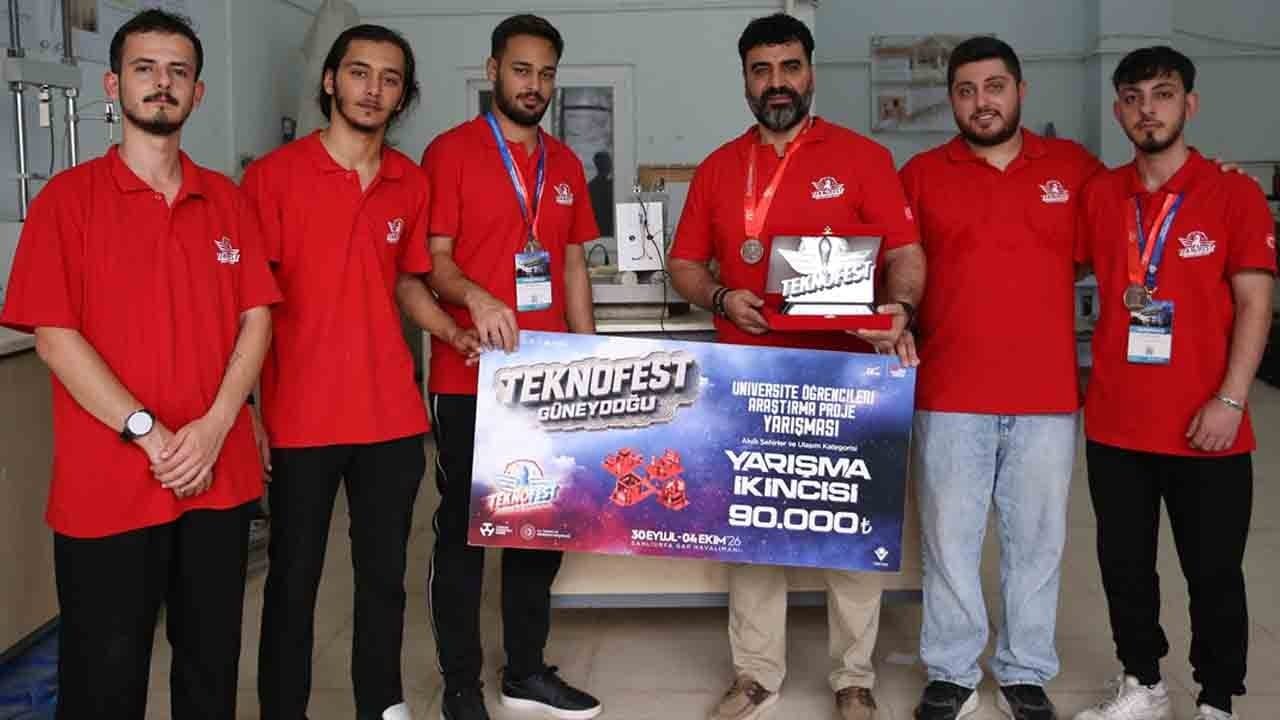 Depremin acısını bilime dönüştürdüler: Kolonların sağlamlığını ölçen cihaz geliştirdiler