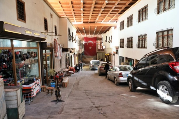 Foto - Depremin ardından kepenk açmaya başladılar