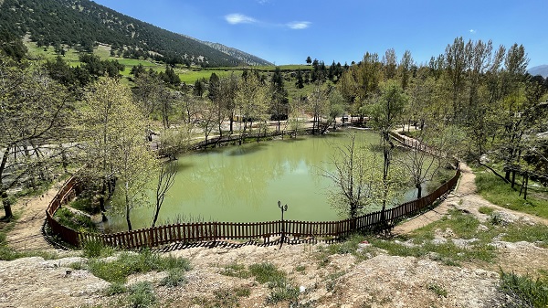 Foto - Depremin ardından rengi değişmişti! İşte, Yeşilgöz Gölü’nün son hali