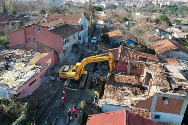 Foto - Depremin görüşüldüğü meclis toplantısına katılmadı