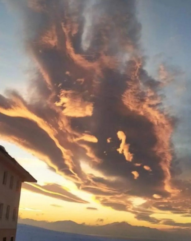 Foto - Depremin habercisi mi? Gökyüzünde ilginç görüntü