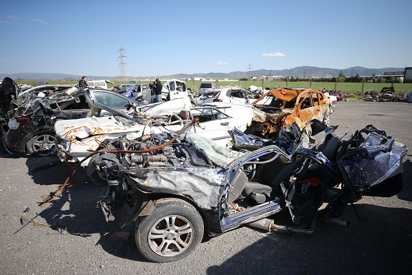 Foto - Depremin izleri silinmeye çalışıyor! Yüzlercesi sahibini bekliyor