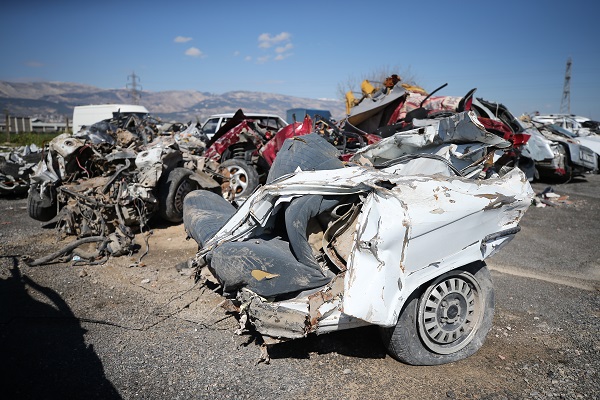 Foto - Depremin izleri silinmeye çalışıyor! Yüzlercesi sahibini bekliyor