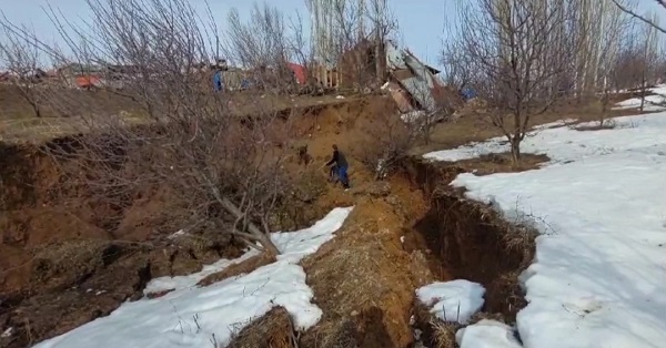 Foto - Depremin korkunç izleri ortaya çıktı