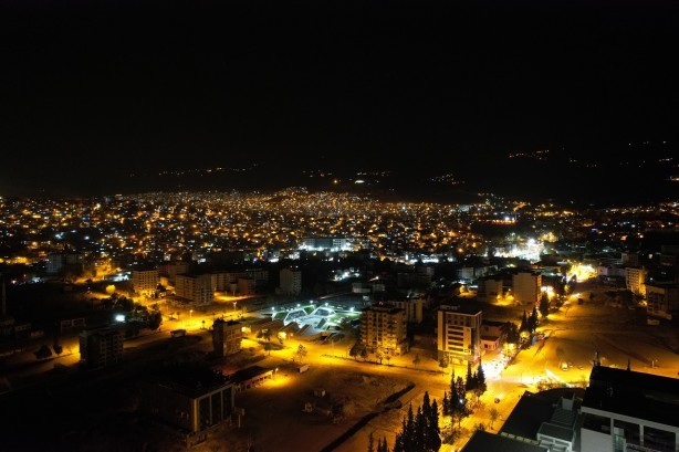 Foto - Depremin merkez üssü Kahramanmaraş’ta Kadir Gecesi'nde eller semaya açıldı