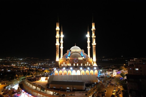 Foto - Depremin merkez üssü Kahramanmaraş’ta Kadir Gecesi'nde eller semaya açıldı