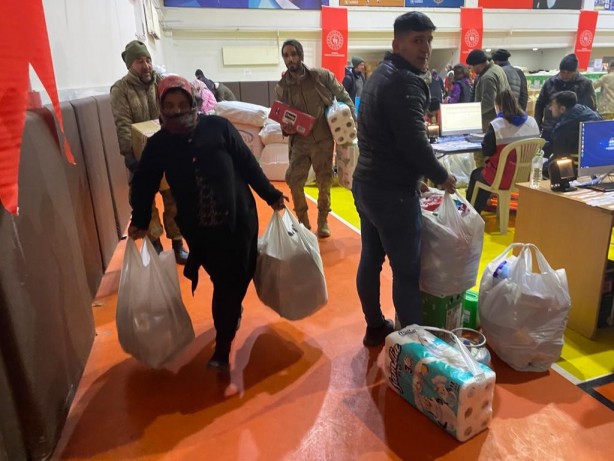 Foto - Depremin vurduğu Adıyaman'da ilk sosyal market açıldı