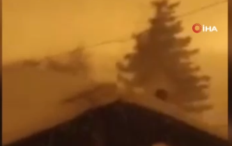 Foto - Depremin vurduğu ilimizden şok eden görüntü! Gölden alevler yükseldi
