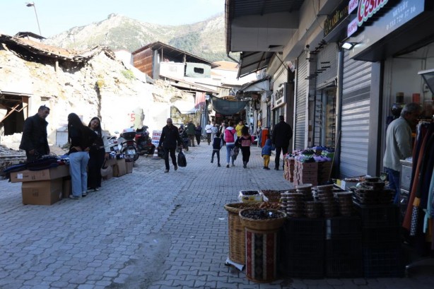 Foto - Depremin vurduğu tarihi çarşıda Ramazan heyecanı