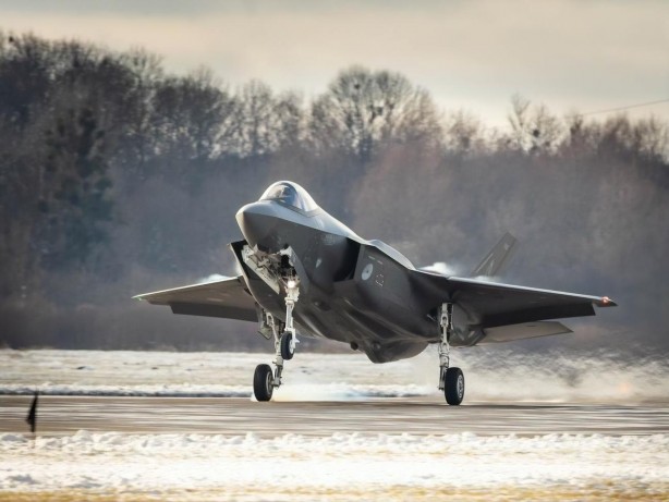 Foto - Depremin yaraları sarılmaya çalışılırken Türkiye'ye F-35 ayıbı! 
