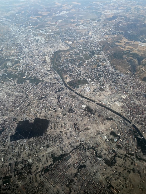 Depremin yıktığı Hatay'da şehirde kalan izler havadan görüntülendi!