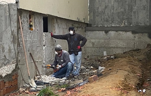 Foto - Depremler ders olmadı! 6 katlı binaya bakın nasıl zarar verdiler