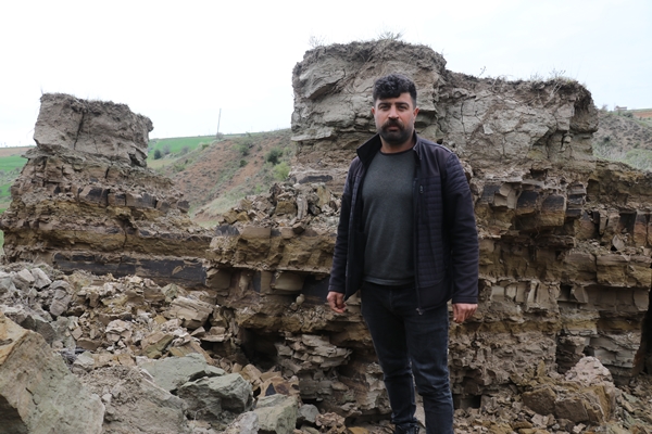 Foto - Depremlerin ikiye böldüğü tepelik alan böyle görüntülendi