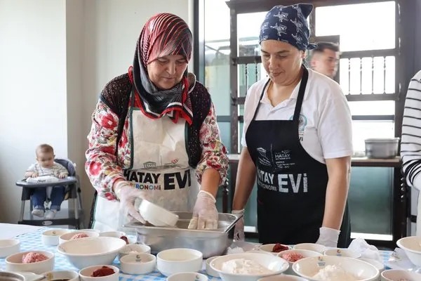 Foto - Depremzede anneler Kaytaz Böreği’nin püf noktalarını öğrendi