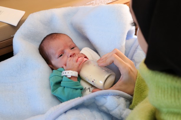 Foto - Depremzede bebekler Cumhurbaşkanlığı uçağıyla Ankara'ya götürülüyor