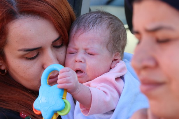 Depremzede bebekler Cumhurbaşkanlığı uçağıyla Ankara'ya götürülüyor