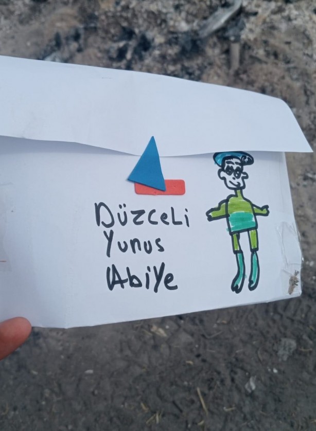 Foto - Depremzede çocuklardan askerlere duygu dolu mektuplar ve resimler