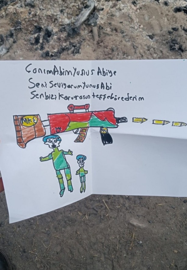 Depremzede çocuklardan askerlere duygu dolu mektuplar ve resimler