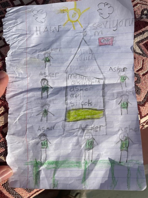Foto - Depremzede çocuklardan askerlere duygu dolu mektuplar ve resimler