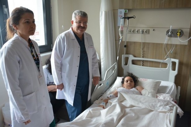 Foto - Depremzede öğrenci hem tedavi görüyor hem de LGS’ye çalışıyor