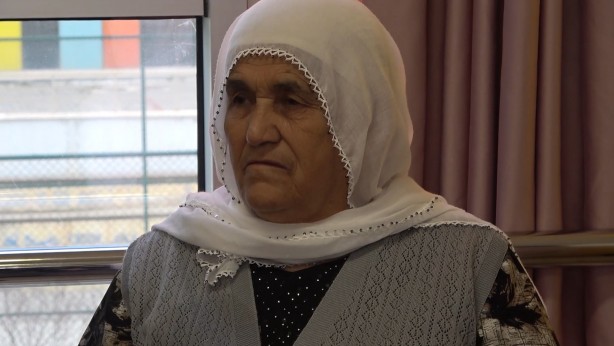 Foto - Depremzede şehit ağabeyi: Kendilerini bilmezler devlete atıp tuttu!