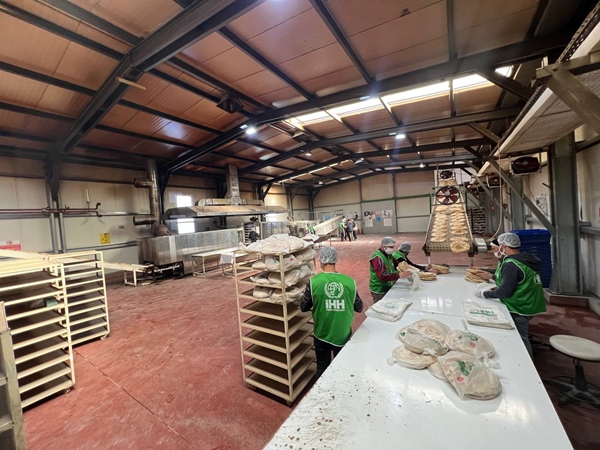 Foto - Depremzedeler için günlük 50 bin ekmek üretiyorlar!