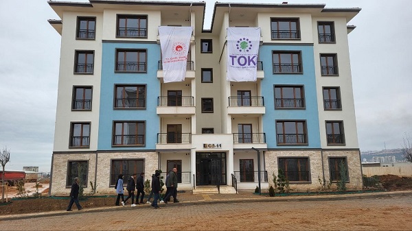 Foto - Depremzedeler sabırsızlıkla bekliyor