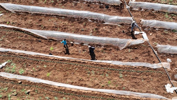 Foto - Depremzedeler ve oruçlular! Üretimi sürdürüyorlar