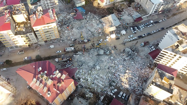 Foto - Depremzedelere nasıl müdahale edilir? Yapılan hata felç bırakabilir