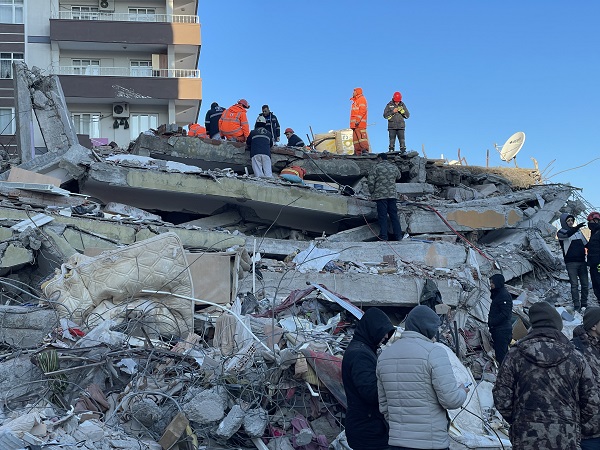 Foto - Depremzedelere nasıl müdahale edilir? Yapılan hata felç bırakabilir