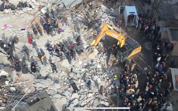 Foto - Depremzedelere nasıl müdahale edilir? Yapılan hata felç bırakabilir