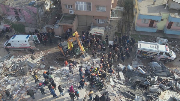 Foto - Depremzedelere nasıl müdahale edilir? Yapılan hata felç bırakabilir