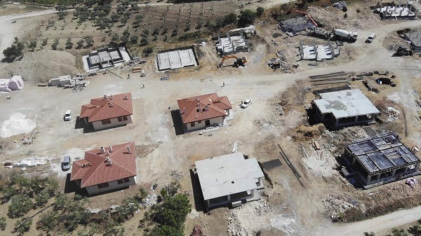 Foto - Depremzedenin büyük şaşkınlığı! Kendi gözleriyle görmek istedi