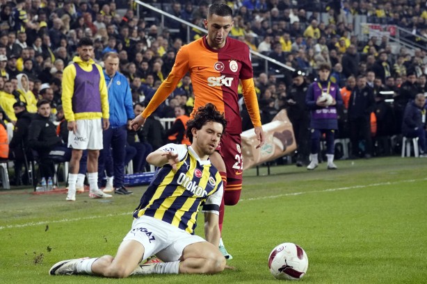 Foto - Derbi ile ilgili olay yorum! 90 dakikada 1 isabetli şut çekilen derbi için…