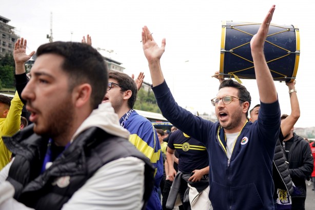 Foto - Derbi öncesi binlerce Fenerbahçeliden RAMS Park’a çıkarma