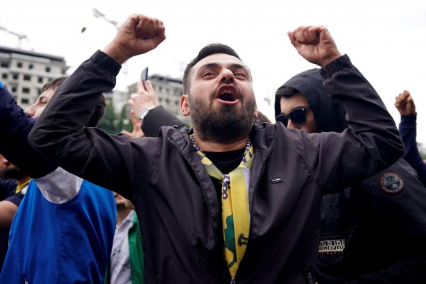 Foto - Derbi öncesi binlerce Fenerbahçeliden RAMS Park’a çıkarma