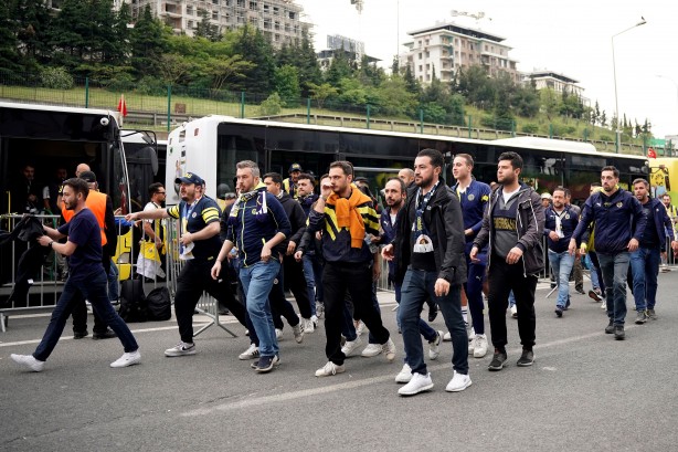 Foto - Derbi öncesi binlerce Fenerbahçeliden RAMS Park’a çıkarma