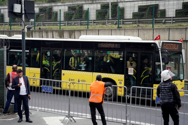 Foto - Derbi öncesi binlerce Fenerbahçeliden RAMS Park’a çıkarma