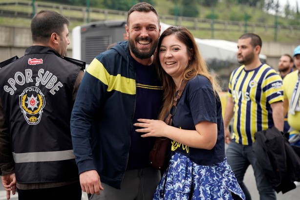 Foto - Derbi öncesi binlerce Fenerbahçeliden RAMS Park’a çıkarma