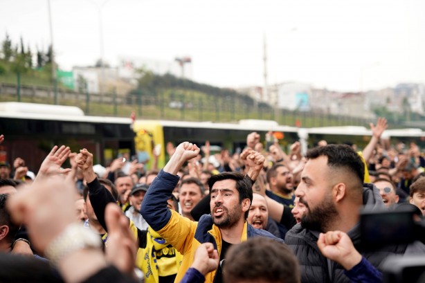 Foto - Derbi öncesi binlerce Fenerbahçeliden RAMS Park’a çıkarma