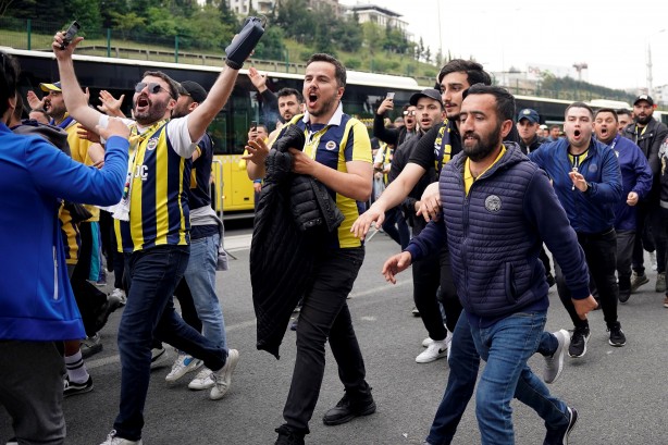 Foto - Derbi öncesi binlerce Fenerbahçeliden RAMS Park’a çıkarma