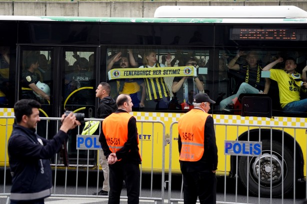 Foto - Derbi öncesi binlerce Fenerbahçeliden RAMS Park’a çıkarma