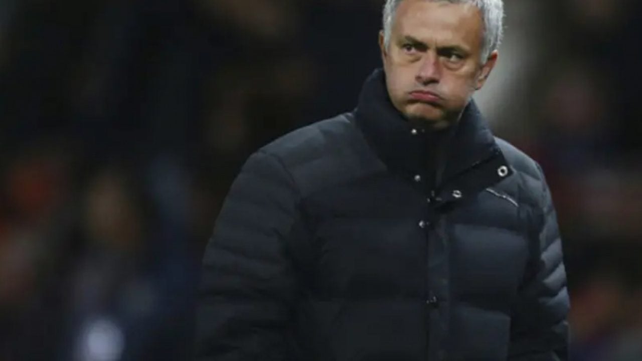 Derbi öncesi şok haber: Yıldız futbolcu kadrodan çıkarıldı!
