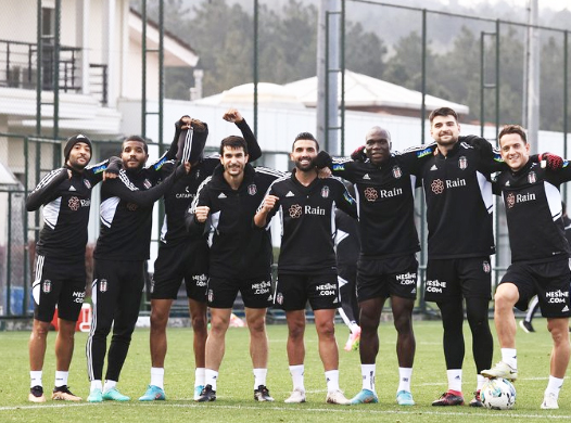 Foto - Derbi öncesinde ilk kapışma başladı bile... Sürpriz gelişme!