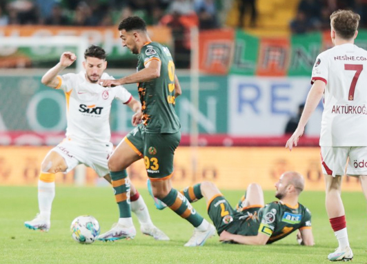 Foto - Derbi öncesinde ilk kapışma başladı bile... Sürpriz gelişme!